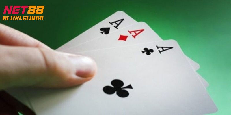 Vòng chia và tố theo đúng luật chơi bài liêng